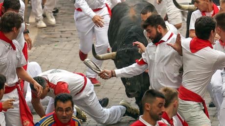 Pamplona, al via la corsa dei tori: sei i feriti
