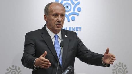 Muharrem İnce'den sert tepki: 'Anıtkabir’e gitmek isteyenleri değil, YÜRÜTENleri engelleyin!'