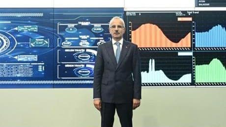 Sosyal medyayı günde kaç saat kullanıyoruz? Bakan Uraloğlu açıkladı