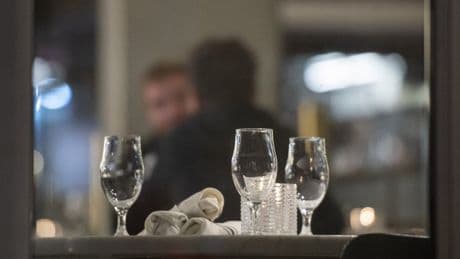 New rules allowing Quebec restaurants to charge for no-shows come into effect