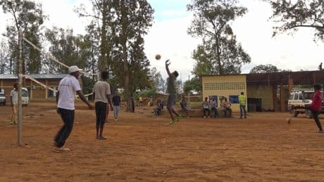 Rwanda vangt 250 gedeporteerde migranten uit VS op