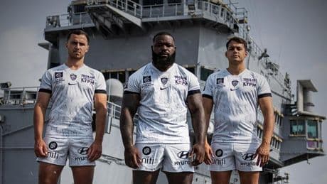 Top 14 : en images, quand Toulon s’inspire du porte-avions Charles de Gaulle pour créer son maillot extérieur