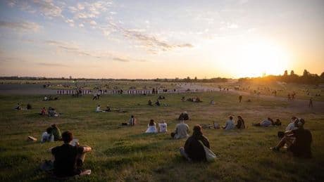Wohnungsbau: Wohnungen auf dem Tempelhofer Feld? Wegner will mehr Tempo