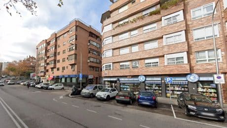 Detenido en Hortaleza un hombre armado con cinco cuchillos para atacar a su vecino