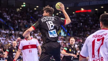Deutschland zerlegt Türkei - Tor-Gala mit Kapitän Köster