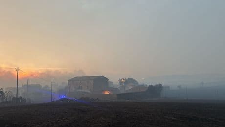 Dos muertos en el devastador incendio de Lérida que ha arrasado casi 2.000 hectáreas