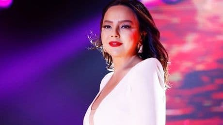 Ebru Gündeş'in kalın kaşları olay oldu