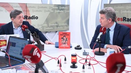 Feijóo se compromete a que en España se estudie &quot;en español&quot; y no sólo &quot;el español&quot;