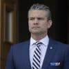 Demokraten fordern Entlassung: Hegseth soll Angriffspläne auch in Signal-Gruppe mit Ehefrau geteilt haben