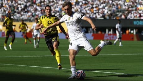 La roja de Huijsen, un problema para el Madrid frente al PSG: la incógnita en la salida de balón y la entrada en escena de Asencio