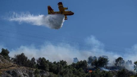 Incendies à Marseille et Narbonne, menace de feux dans plusieurs départements… « L’été à haut risque » de Retailleau a déjà commencé