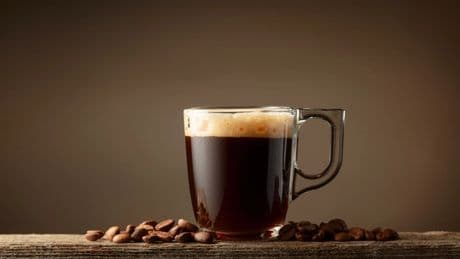 Tomar café en la menopausia: ¿agrava los síntomas de sofocos?