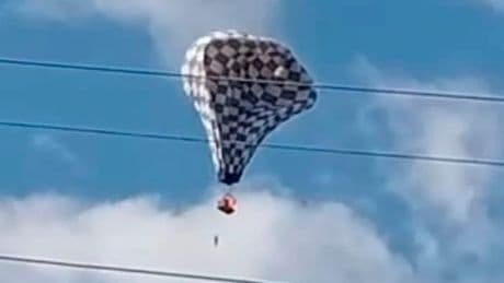 Vorher rettete er Menschen - Mann stürzt aus Feuer-Ballon in den Tod