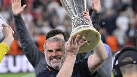İngilizler, Postecoglou'yu "kahraman" ilan etti