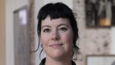 Claire Derckx (39) werd mishandeld door haar partner: ’Hij hoefde alleen maar te dreigen iets met de kleine te doen en ik deed wat hij wilde’