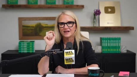 Mel Robbins, experta en desarrollo personal: “Todo el mundo está sobrepasado, pero unos pequeños hábitos pueden hacer que te sientas de nuevo conectado contigo mismo y los demás”