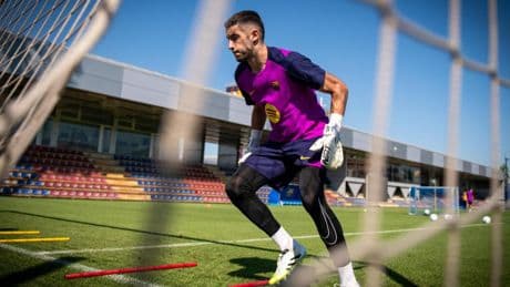 El Barça tendrá que pagar a la RFEF 115.000 euros por Joan Garcia y Rashford