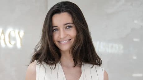 Lucía Altozano, experta en Dermofarmacia: “A partir de los 30, usar protector solar sin activos reguladores de la melanina es como llevar un paraguas con agujeros”