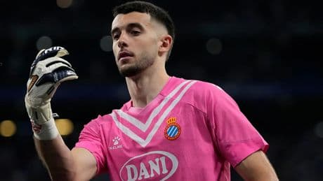 La afición del Espanyol carga contra Joan García por su posible fichaje por el Barça: &quot;Será recordado por su traición&quot;
