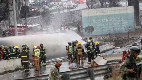 Seis muertos y al menos 90 heridos por la explosión de un camión de gas en Ciudad de México