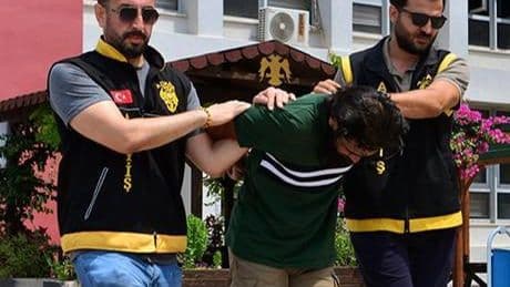Otoyol kenarında 2 genci dövdü: 'Dayak yemiş halde buldum' dedi