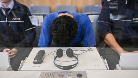 „Ich habe den Ruf ‚Allahu Akbar‘ sehr laut gehört, vier-, fünfmal“, sagt der Zeuge