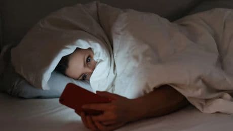 Estos son todos los beneficios de desconectar el WiFi de tu móvil a la hora de dormir