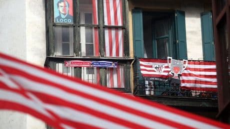 El llamamiento de una peña del Athletic para «demostrar a los ingleses quién es el campeón de la Europa League»