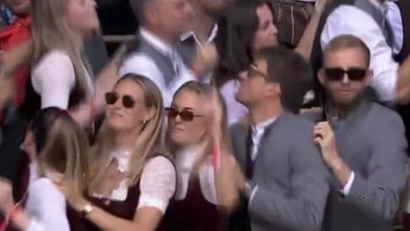 Müller mittendrin! - Gemeinsame Meister-Polonaise der Männer & Frauen