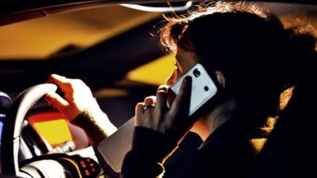 "La voiture n'est pas un bureau": pourquoi l'accident de la route est le plus grand risque professionnel