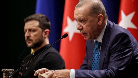 Guerre en Ukraine : la Turquie s’impose en médiatrice entre Moscou et Kiev