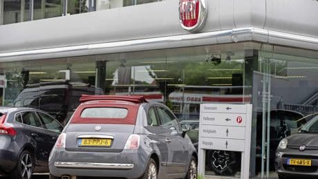 Neergang Stellantis, bedrijf achter Fiat en Citroën, houdt aan: zware taak voor nieuwe topman
