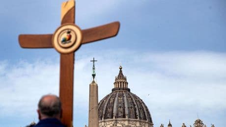 Fragen und Antworten: Was passiert jetzt nach dem Tod des Papstes?