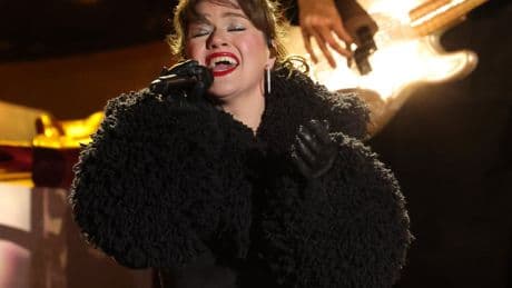 Kelly Clarkson says she’s ‘devastated’ after postponing Las Vegas residency only hours before showtime