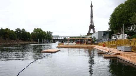 Baignade dans la Seine à Paris : réouverture des bassins après quatre jours de fermeture, la qualité de l’eau sous surveillance