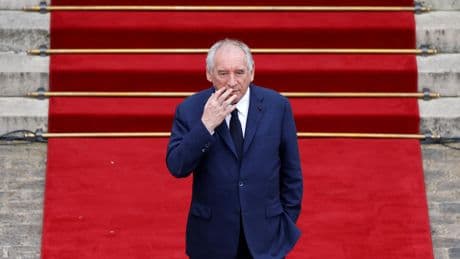 Dégradation de la note de la France : François Bayrou rejette la faute sur les «élites» qui «conduisent à refuser la vérité»