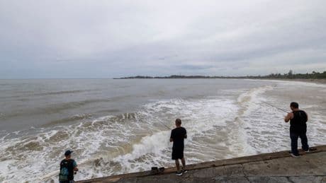 Stronger, bigger Hurricane Erin forecast to create dangerous surf along US coast