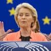 Commissievoorzitter Von der Leyen haalt uit naar “complotdenkers” die motie van wantrouwen steunen