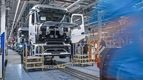Nutzfahrzeughersteller: Daimler Truck streicht 5.000 Stellen bis 2030