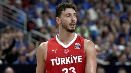 12 Dev Adam Estonya'yı da devirdi: Namağlup yoluna devam ediyor!