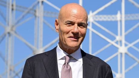 Eni, Descalzi: "Nel 2035 l'utile green sarà pari a quello del petrolio"