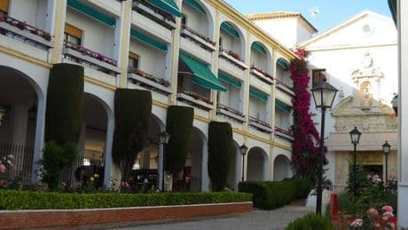Un conocido productor musical dona tres millones a una residencia de Córdoba tras su muerte