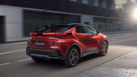 ¿Buscas un híbrido fiable? Toyota baja los precios de sus C-HR y Corolla en España