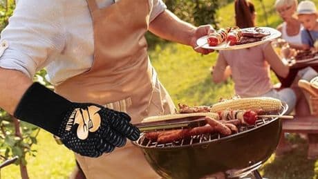 Grillhandschuhe bei Amazon: Sie bieten Schutz vor Hitze beim Grillen