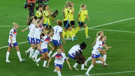 Fußball-EM 2025: England besiegt Schweden im Elfmeterschießen