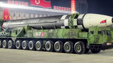 "Simulato attacco missilistico sulla Corea del Nord". Cosa c'è dietro la mossa Usa