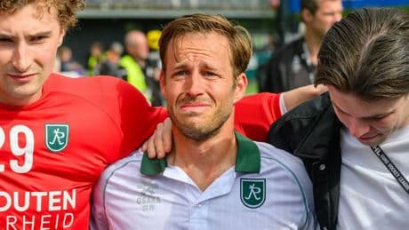 Hockeylegende Hertzberger uitgezwaaid na honderden goals: 'Doet me veel'