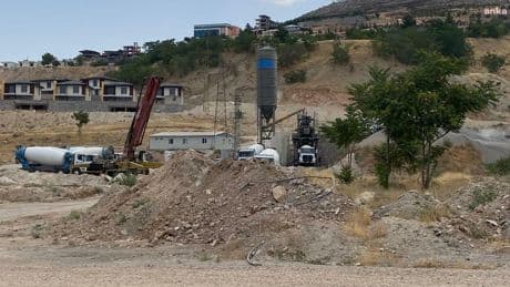 Malatya'da mühürlenen beton santrali faaliyetini sürdürüyor: 'Sağlığımız hiçe sayılıyor'