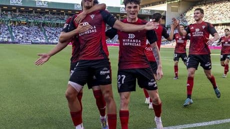 El golazo de Hugo Rincón, cedido por el Athletic, para meter al Mirandés en ascenso directo a Primera