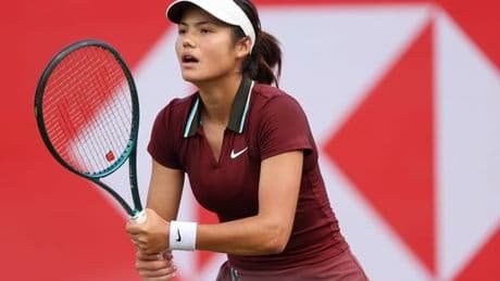 Emma Raducanu crashes out at Queen's after 'breaking rule' against Qinwen Zheng